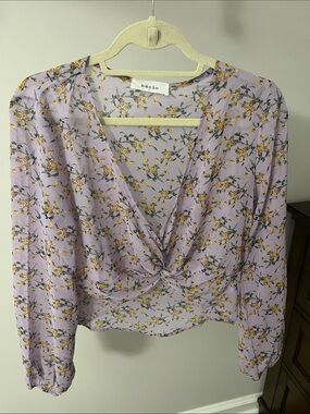 BACIO Lavender Floral Twist-Front Women's Blouse